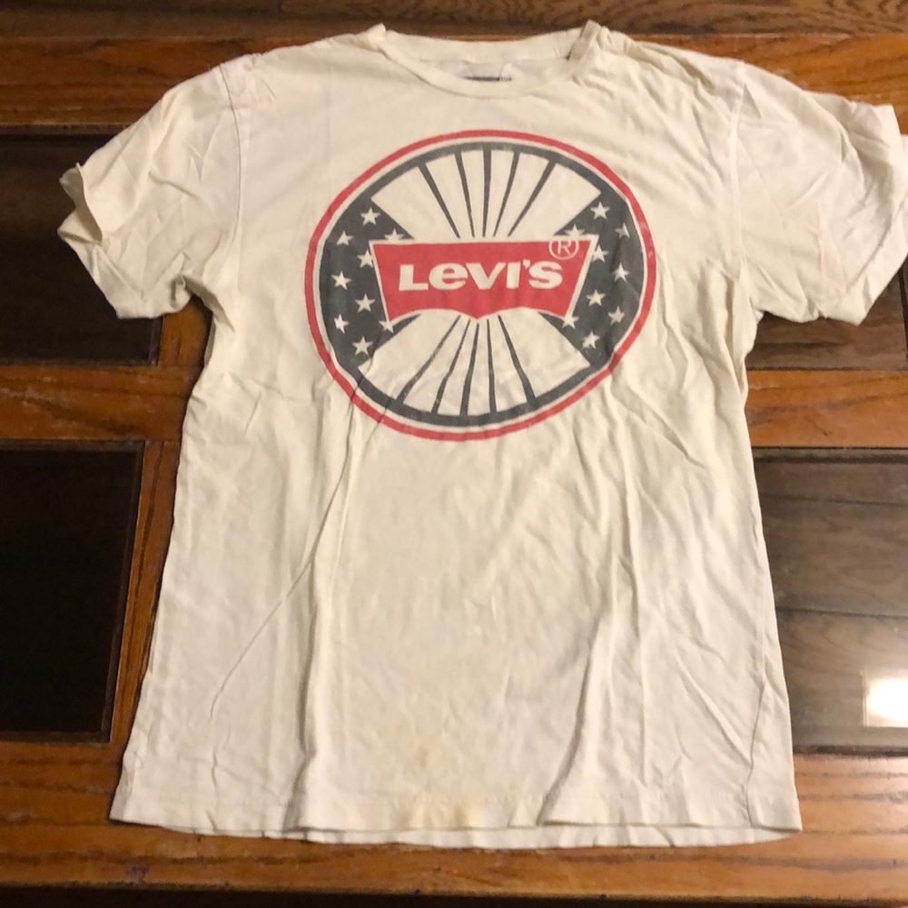 Levi’s Graphic Tee Shirt